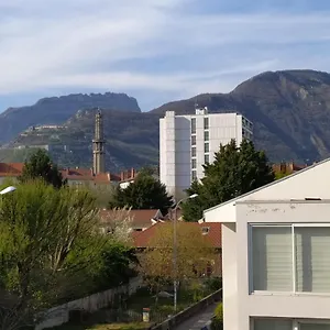 https://chambre-dans-appartement-partage-refait-a-grenoble.hotels-rhonealpes.com